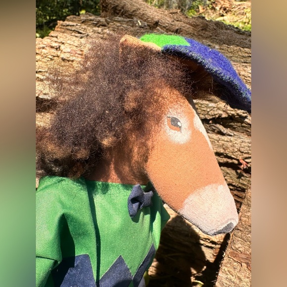 Vintage handcrafted painted soft body kentucky derby horse jockey doll unique - Picture 10 of 12